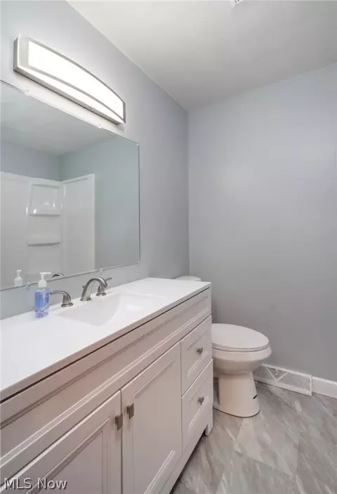 Bath - 1606 Tower Blvd, Lorain, OH 44053 photo 2 of 4