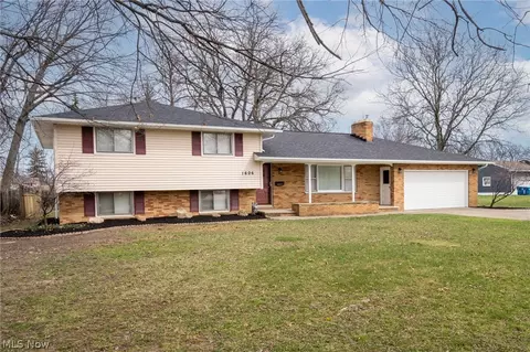Exterior - 1606 Tower Blvd, Lorain, OH 44053 photo 2 of 12