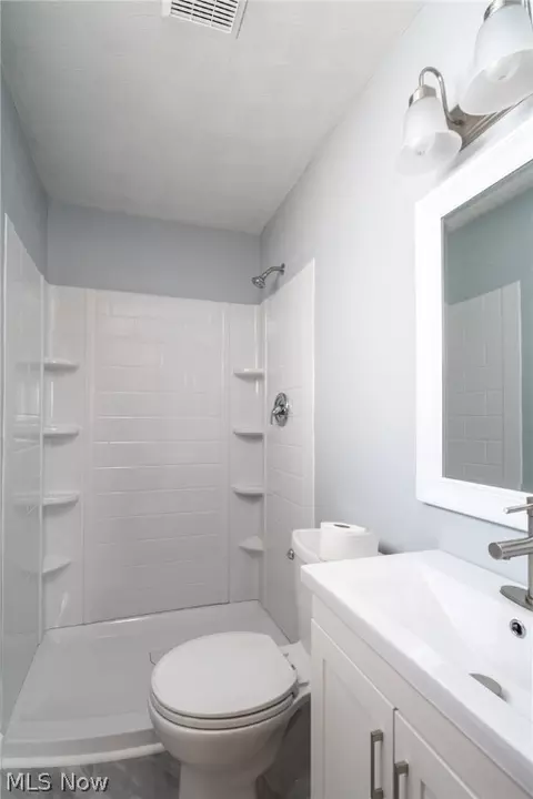 Bath - 1606 Tower Blvd, Lorain, OH 44053 photo 1 of 4