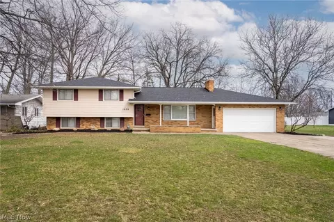 1606 Tower Blvd, Lorain, OH 44053