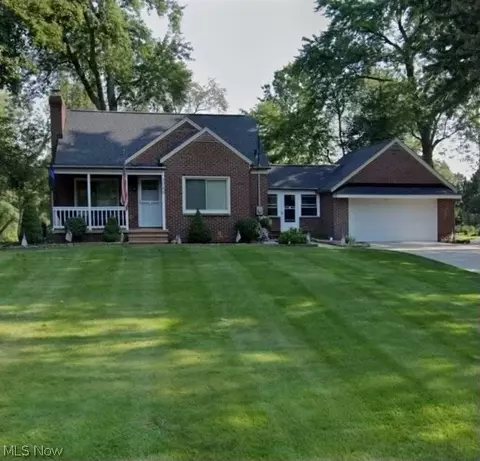 2089 Krumroy Rd, Akron, OH 44312