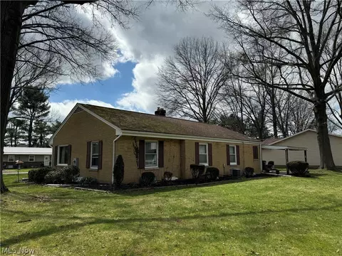 Exterior - 207 E 27th St E, Dover, OH 44622 photo 3 of 6