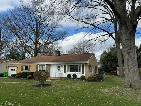 Exterior - 207 E 27th St E, Dover, OH 44622 photo 2 of 6