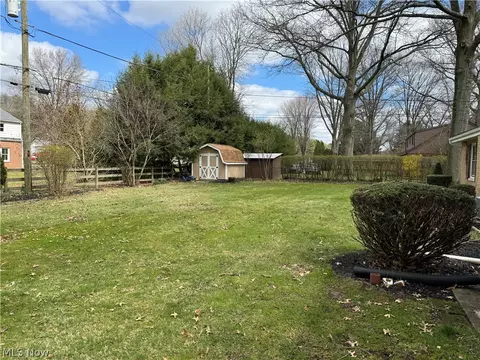 Exterior - 207 E 27th St E, Dover, OH 44622 photo 5 of 6