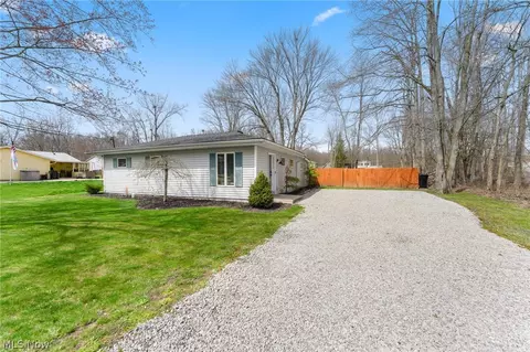 17412 Lakewood Ave, Lake Milton, OH 44429