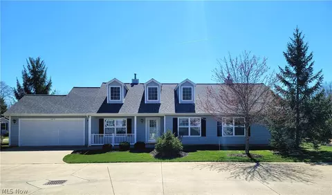 1075 Somerset Ln, Aurora, OH 44202