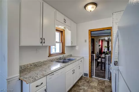 Kitchen - 7600 Spring Garden Rd, Parma, OH 44129 photo 4 of 4