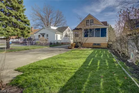 Exterior - 7600 Spring Garden Rd, Parma, OH 44129 photo 4 of 5