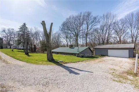 235 Hyacinth Ct, Akron, OH 44319