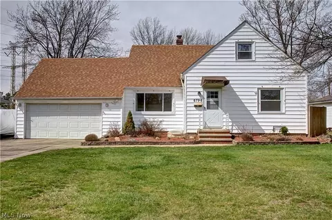 6796 Charles Rd, North Olmsted, OH 44070