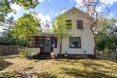 688 Wooster Rd N, Barberton, OH 44203