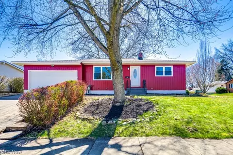702 Deering Dr, Akron, OH 44313