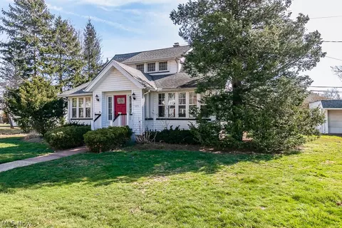 Exterior - 171 E 264th St, Euclid, OH 44132 photo 8 of 9