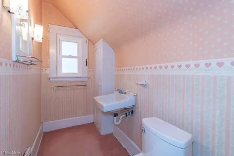 Bath - 171 E 264th St, Euclid, OH 44132 photo 4 of 6