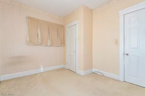 Bedroom - 171 E 264th St, Euclid, OH 44132 photo 1 of 2