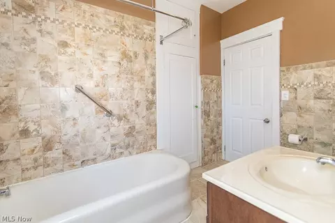 Bath - 171 E 264th St, Euclid, OH 44132 photo 2 of 6