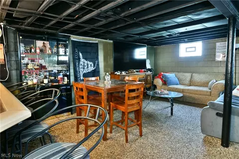 Living - 353 Como St, Struthers, OH 44471 photo 9 of 9