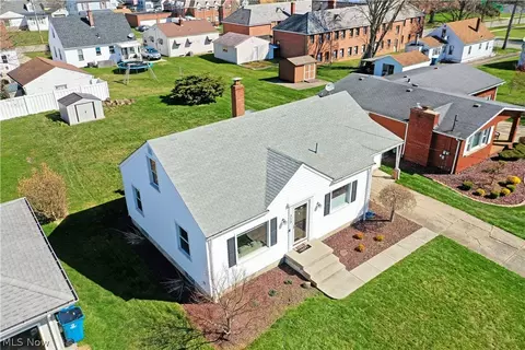 Exterior - 353 Como St, Struthers, OH 44471 photo 5 of 7