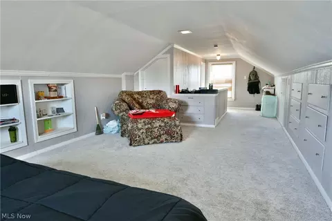 Living - 353 Como St, Struthers, OH 44471 photo 8 of 9