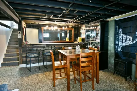 Dining - 353 Como St, Struthers, OH 44471 photo 1 of 1