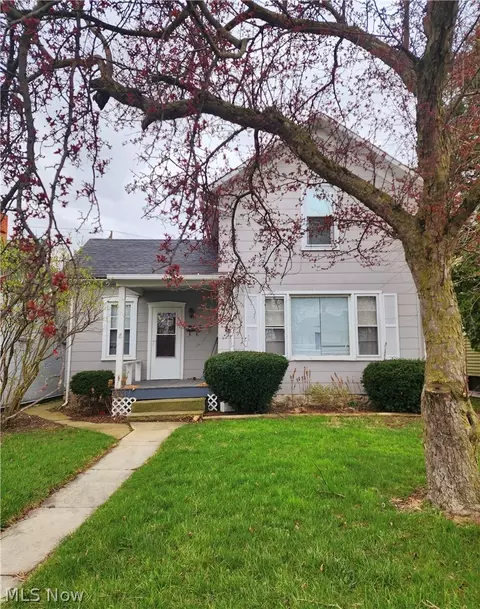 1221 W State St, Fremont, OH 43420