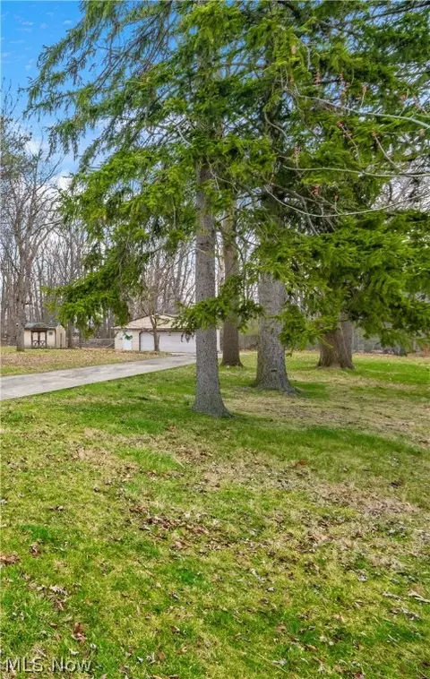 5399 W 16th St, Parma, OH 44134