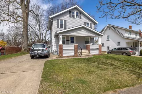 2485 Auburn Pl, Akron, OH 44312