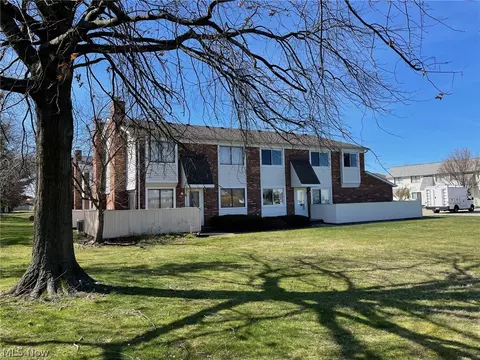 5565 Bramble Ct #94-A, Willoughby, OH 44094