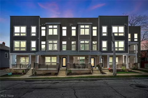 1383 Fry Ave #8, Lakewood, OH 44107