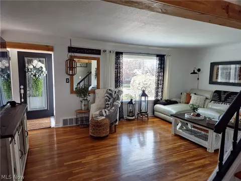 Living - 1681 Rush Rd, Wickliffe, OH 44092 photo 1 of 5