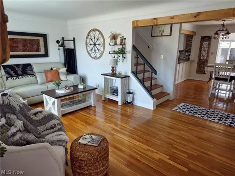 Living - 1681 Rush Rd, Wickliffe, OH 44092 photo 2 of 5