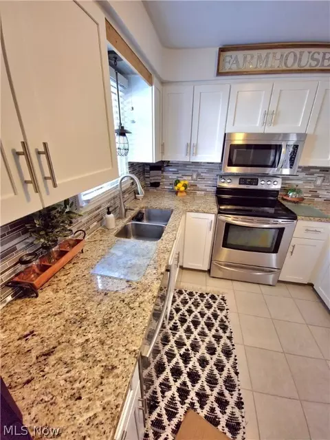 Kitchen - 1681 Rush Rd, Wickliffe, OH 44092 photo 2 of 3