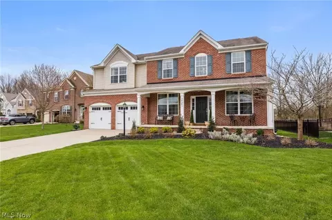 34581 Braemore Dr, North Ridgeville, OH 44039