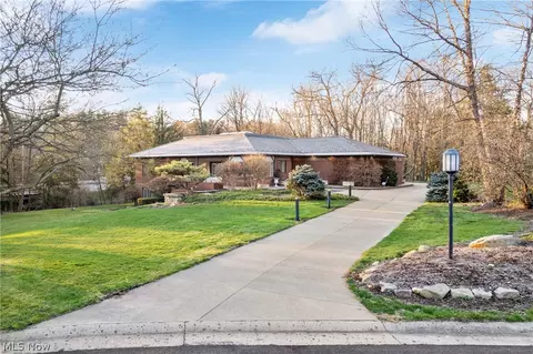 609 Magnolia Cir SE, North Canton, OH 44709