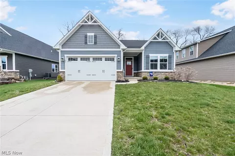 1169 Fountain View St NE, Canton, OH 44721