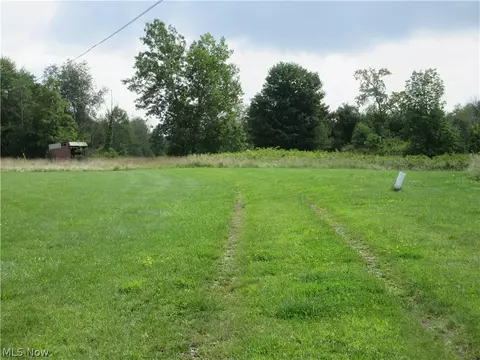 4974 N Main St, Andover, OH 44003