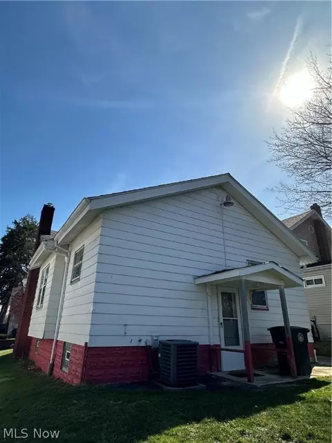 Exterior - 1284 Murray Ave, Akron, OH 44310 photo 5 of 5