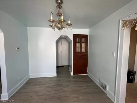 Entry Way - 1284 Murray Ave, Akron, OH 44310 photo 2 of 3