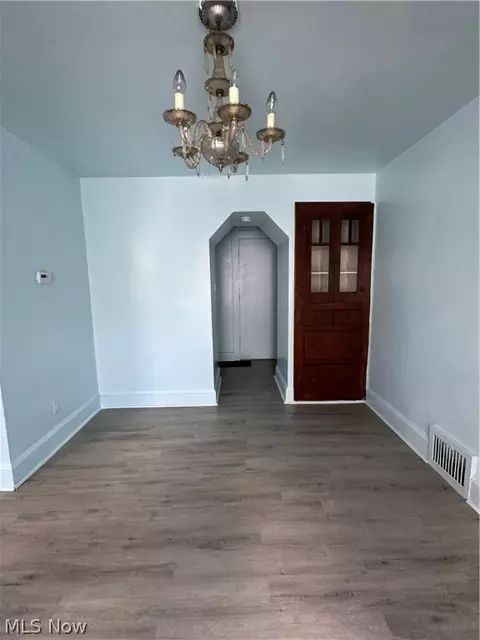 Entry Way - 1284 Murray Ave, Akron, OH 44310 photo 1 of 3