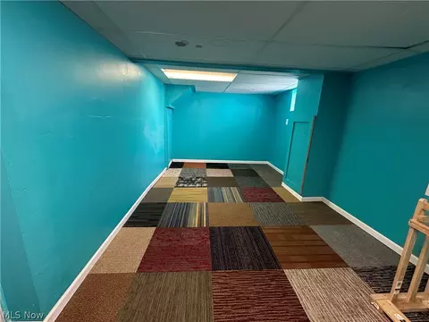 Entry Way - 1284 Murray Ave, Akron, OH 44310 photo 3 of 3