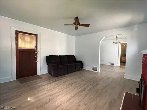 Living - 1284 Murray Ave, Akron, OH 44310 photo 2 of 2