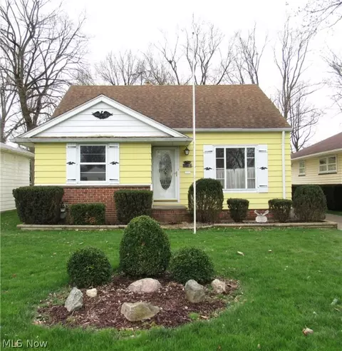 11977 Lawndale Dr, Parma Heights, OH 44130