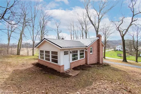 Exterior - 25005 W Egypt Rd, Minerva, OH 44657 photo 3 of 5