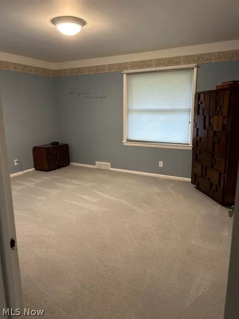 Bedroom - 3716 E Wallings Rd, Broadview Heights, OH 44147 photo 2 of 4