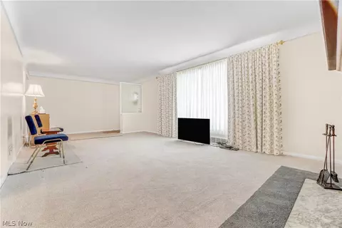 Living - 3716 E Wallings Rd, Broadview Heights, OH 44147 photo 3 of 4