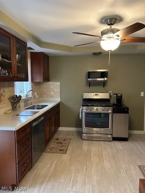 Kitchen - 3716 E Wallings Rd, Broadview Heights, OH 44147 photo 3 of 3