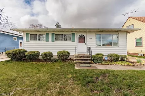 19605 Parkmount Ave, Cleveland, OH 44135