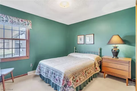 Bedroom - 1585 Hemlock Dr, Ashtabula, OH 44004 photo 3 of 3
