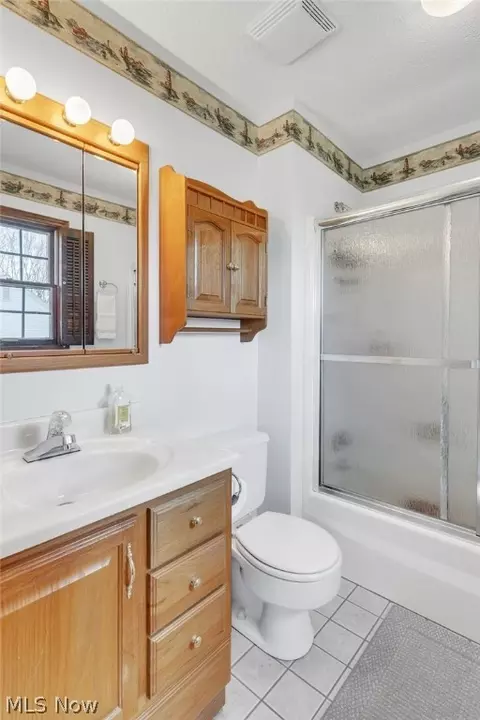Bath - 1585 Hemlock Dr, Ashtabula, OH 44004 photo 1 of 3