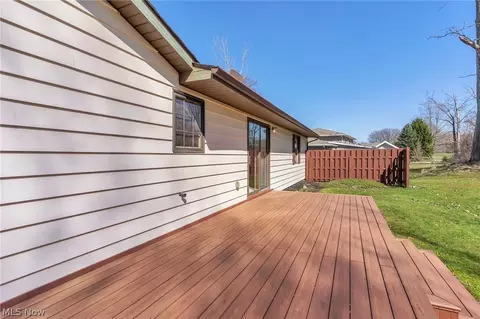 Exterior - 1585 Hemlock Dr, Ashtabula, OH 44004 photo 4 of 6
